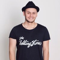 Артем Адамов